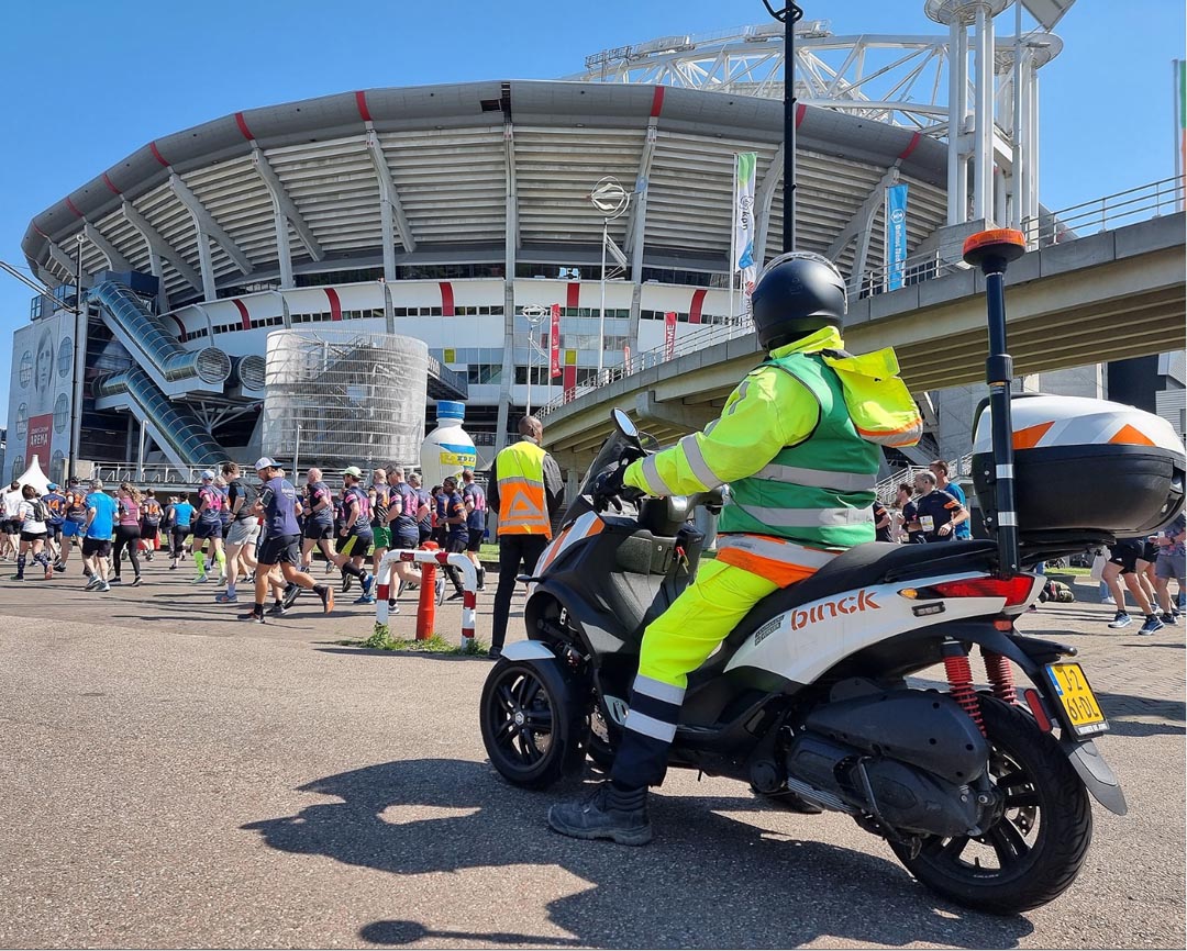 verkeersregelaar bij de johan cruijff arena