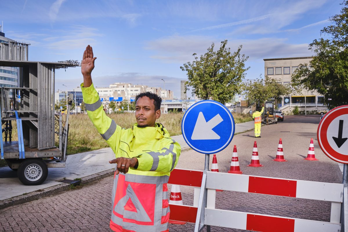 verkeersregelaar aan het werk